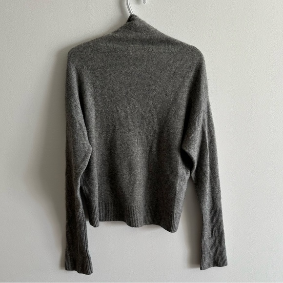 Aritzia Wilfred grey 100% cashmere sweater - Picture 3 of 4